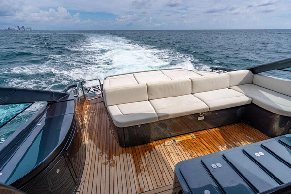 2018 Pershing 54