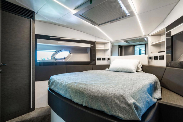 2018 Pershing 54
