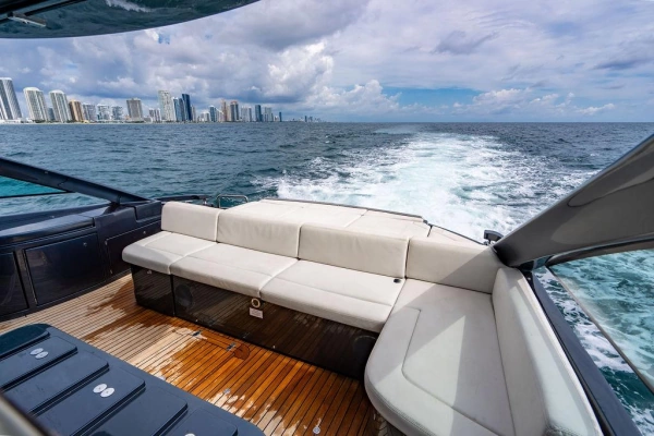 2018 Pershing 54