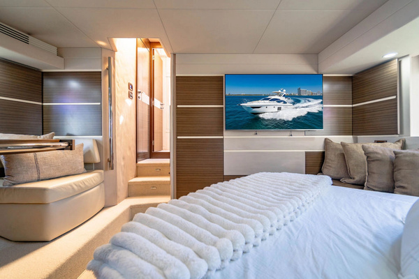 2015 Azimut 54