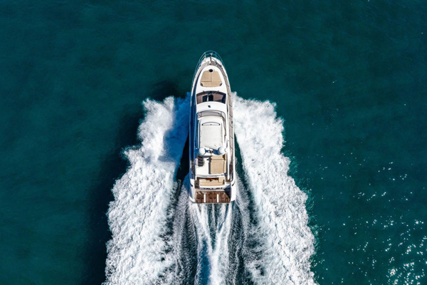 2015 Azimut 54