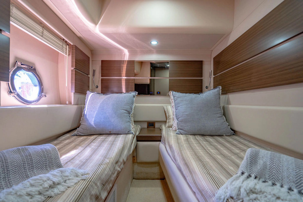 2015 Azimut 54