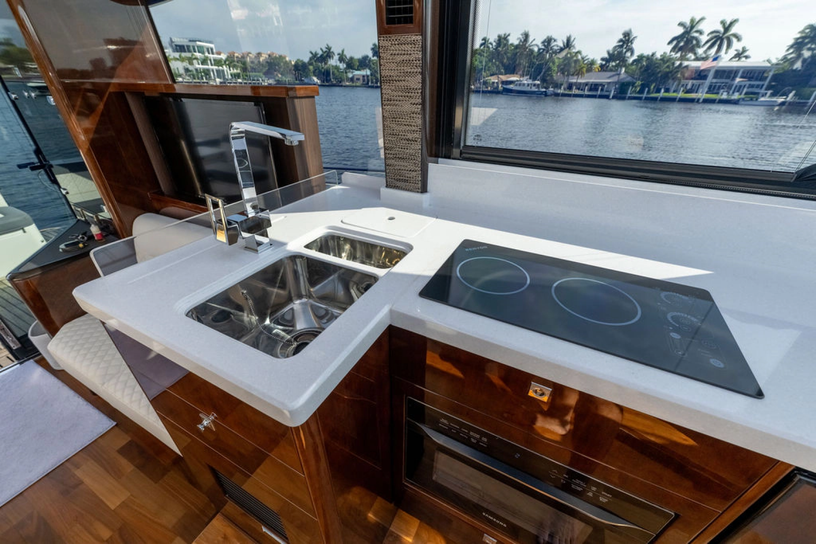 2022 Galeon 410 HTC