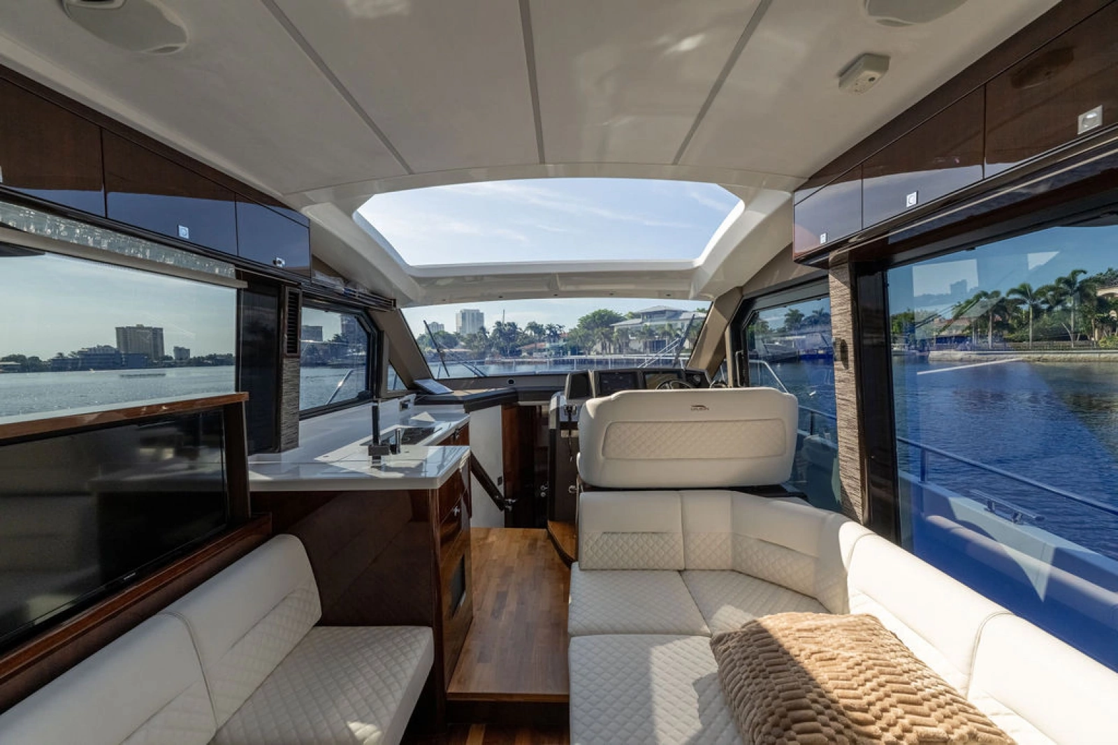 2022 Galeon 410 HTC