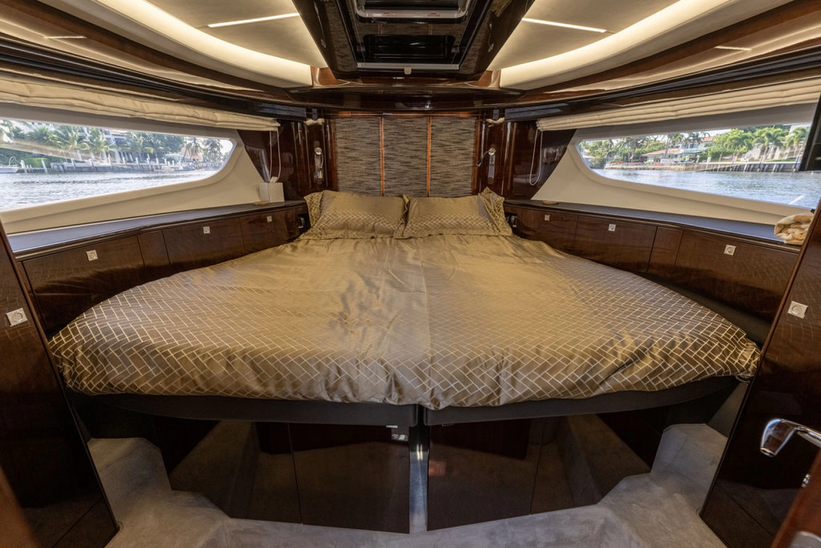 2022 Galeon 410 HTC