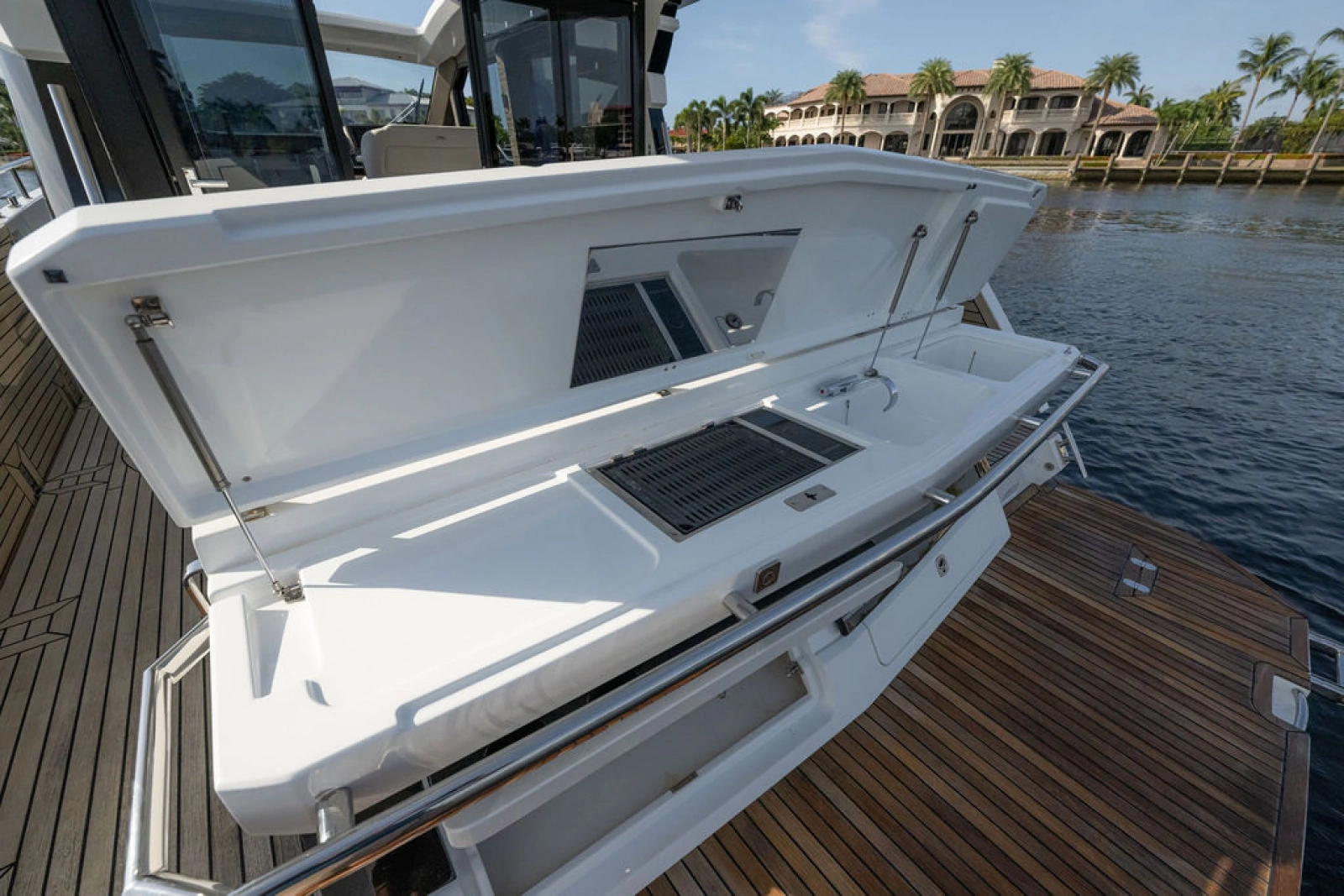 2022 Galeon 410 HTC