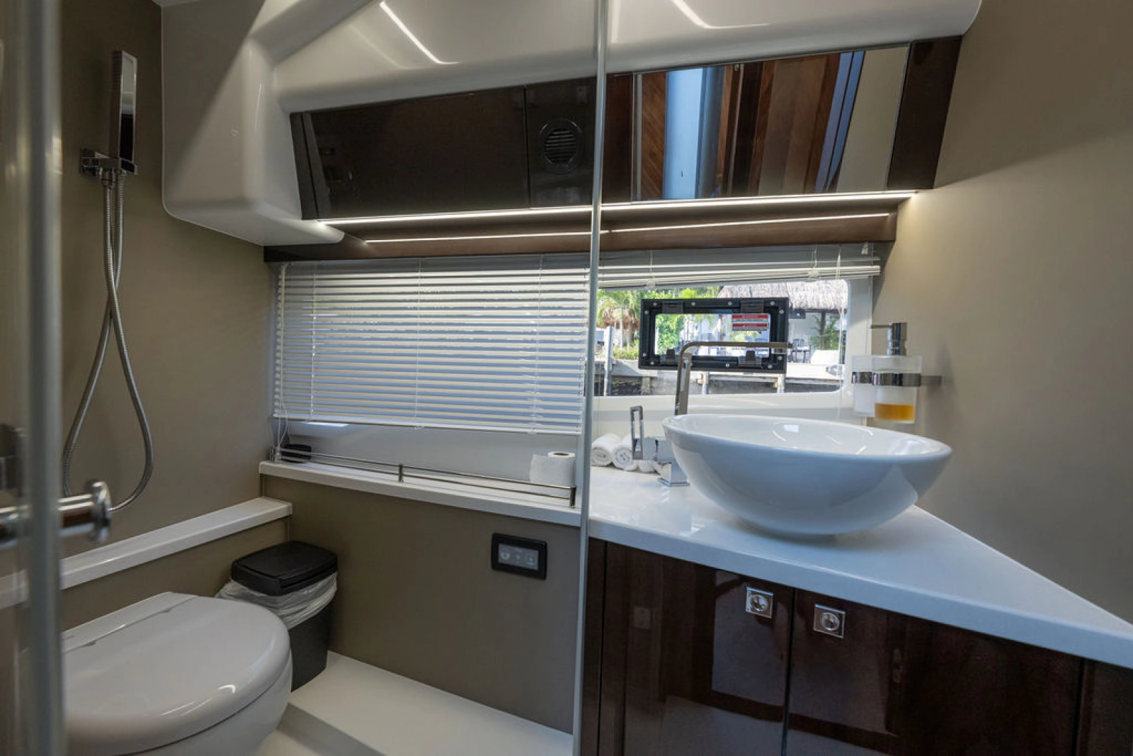 2022 Galeon 410 HTC