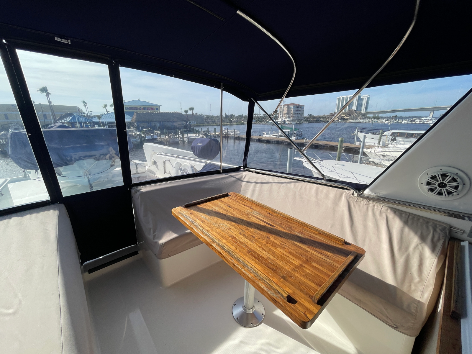 1990 Viking 63 Motor Yacht