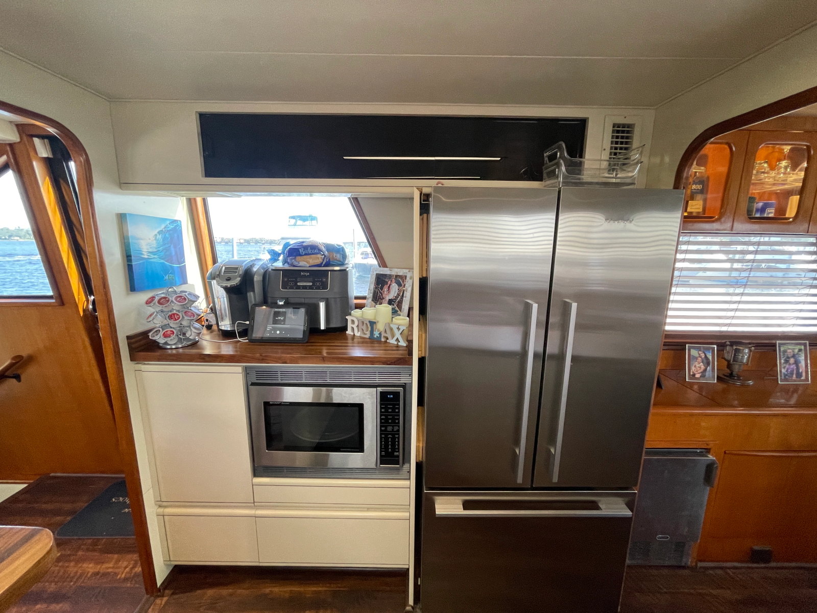 1990 Viking 63 Motor Yacht