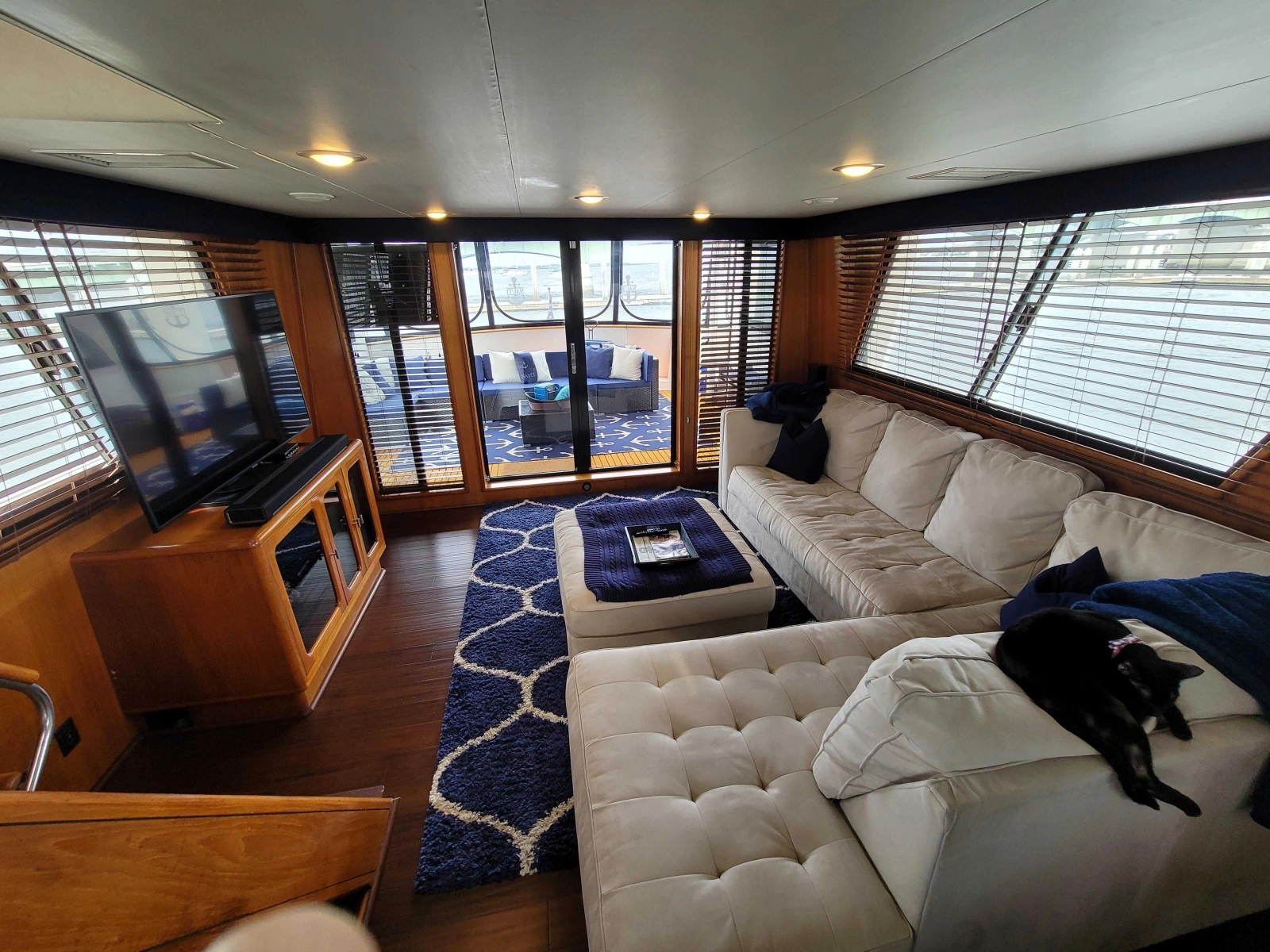 1990 Viking 63 Motor Yacht