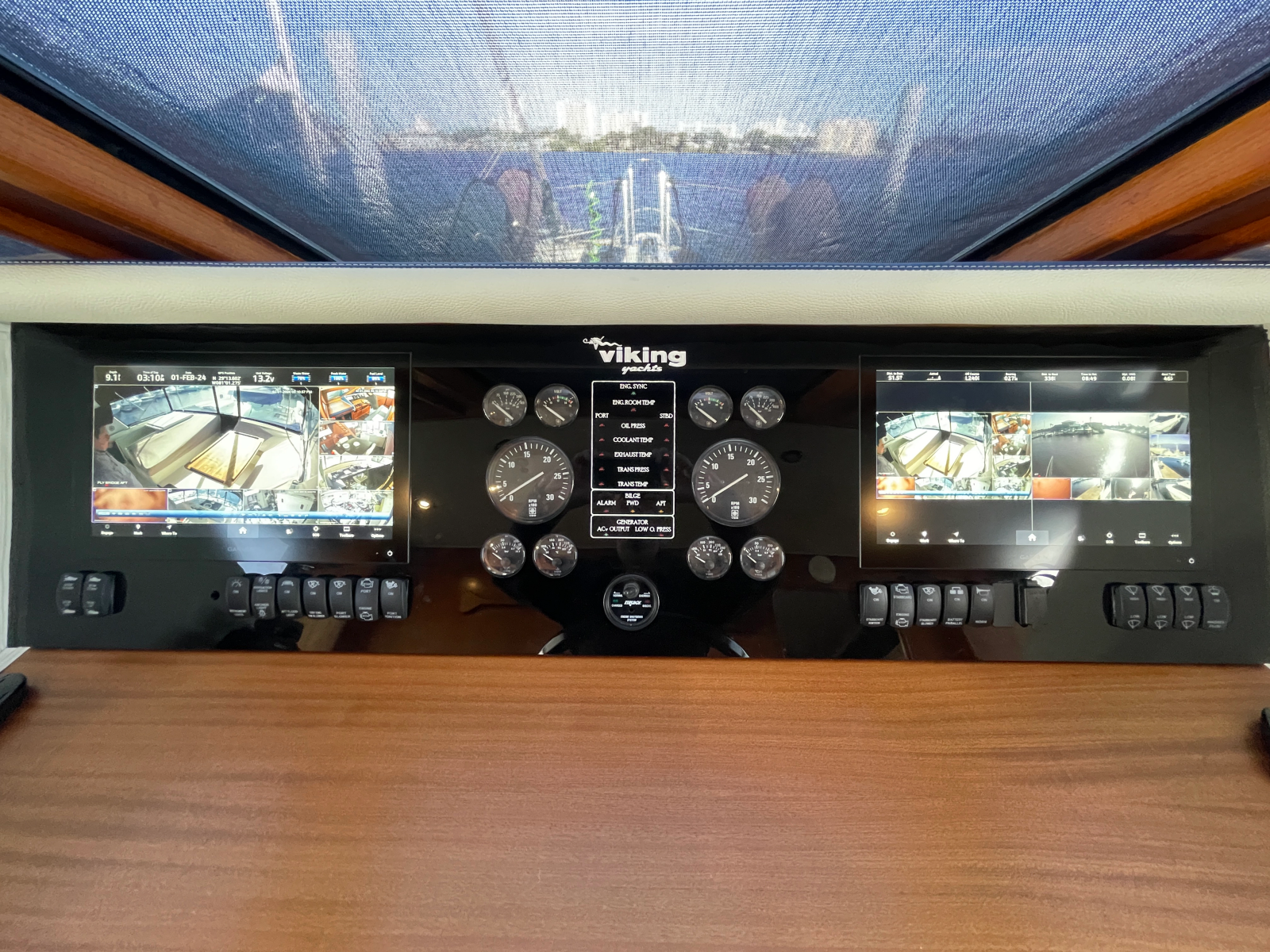 1990 Viking 63 Motor Yacht