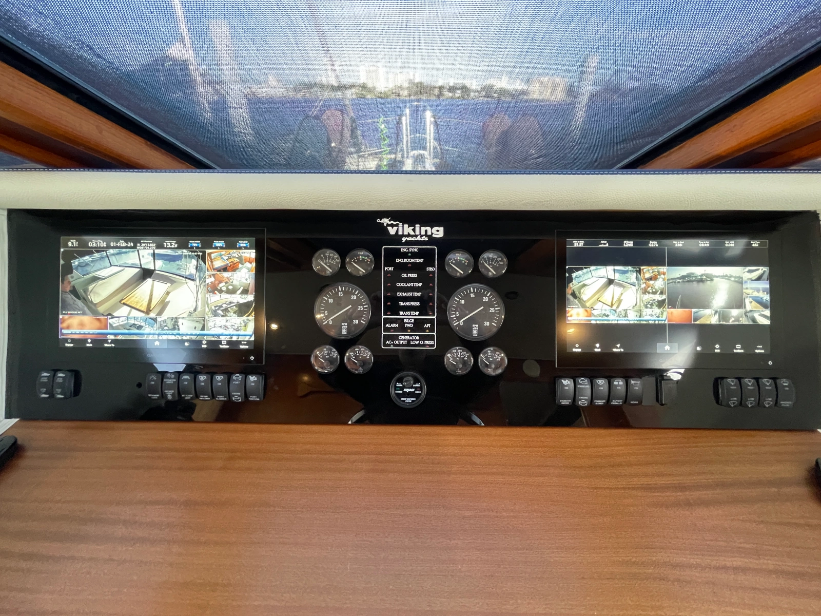 1990 Viking 63 Motor Yacht