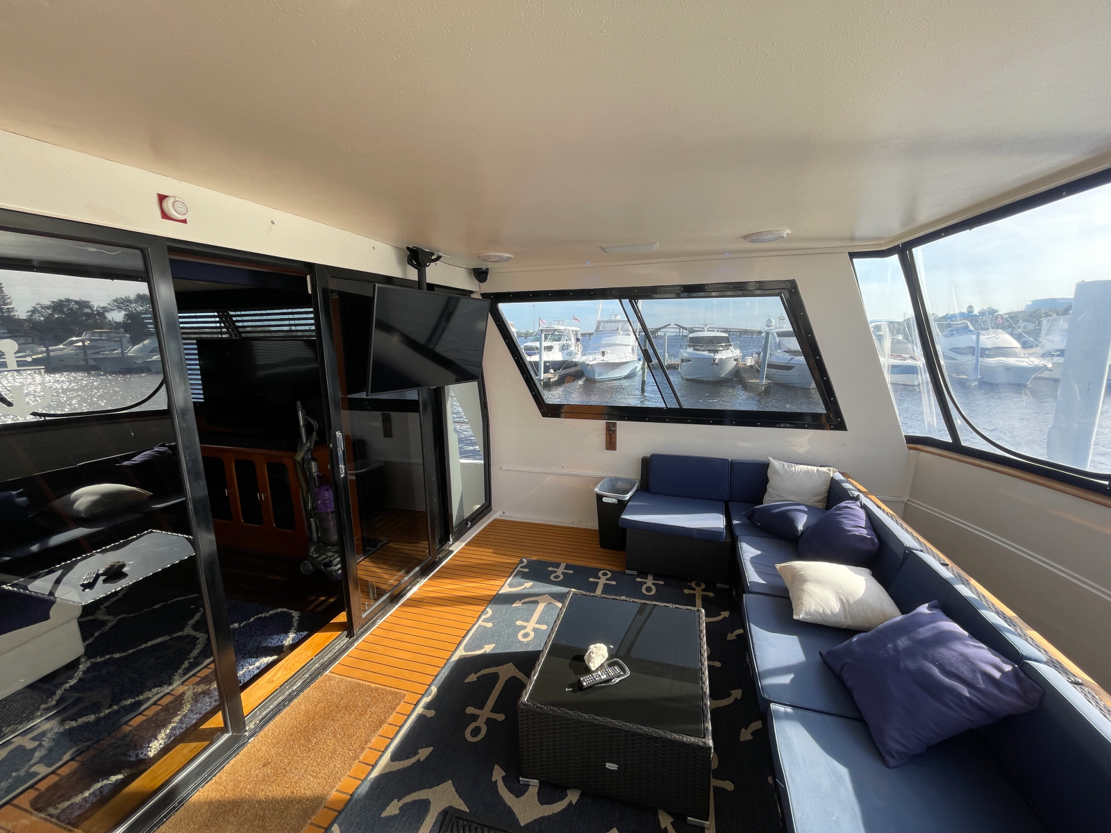 1990 Viking 63 Motor Yacht