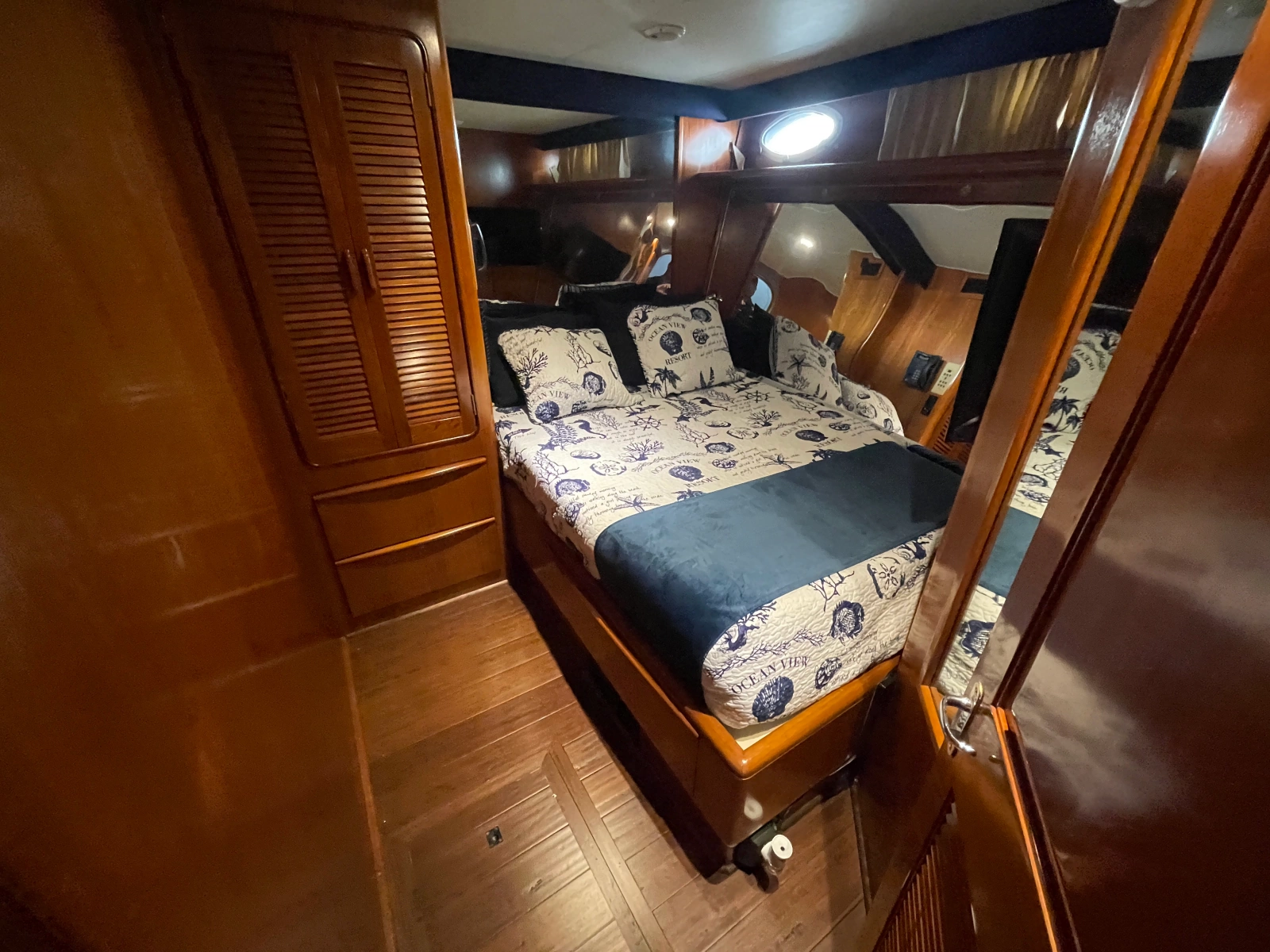 1990 Viking 63 Motor Yacht