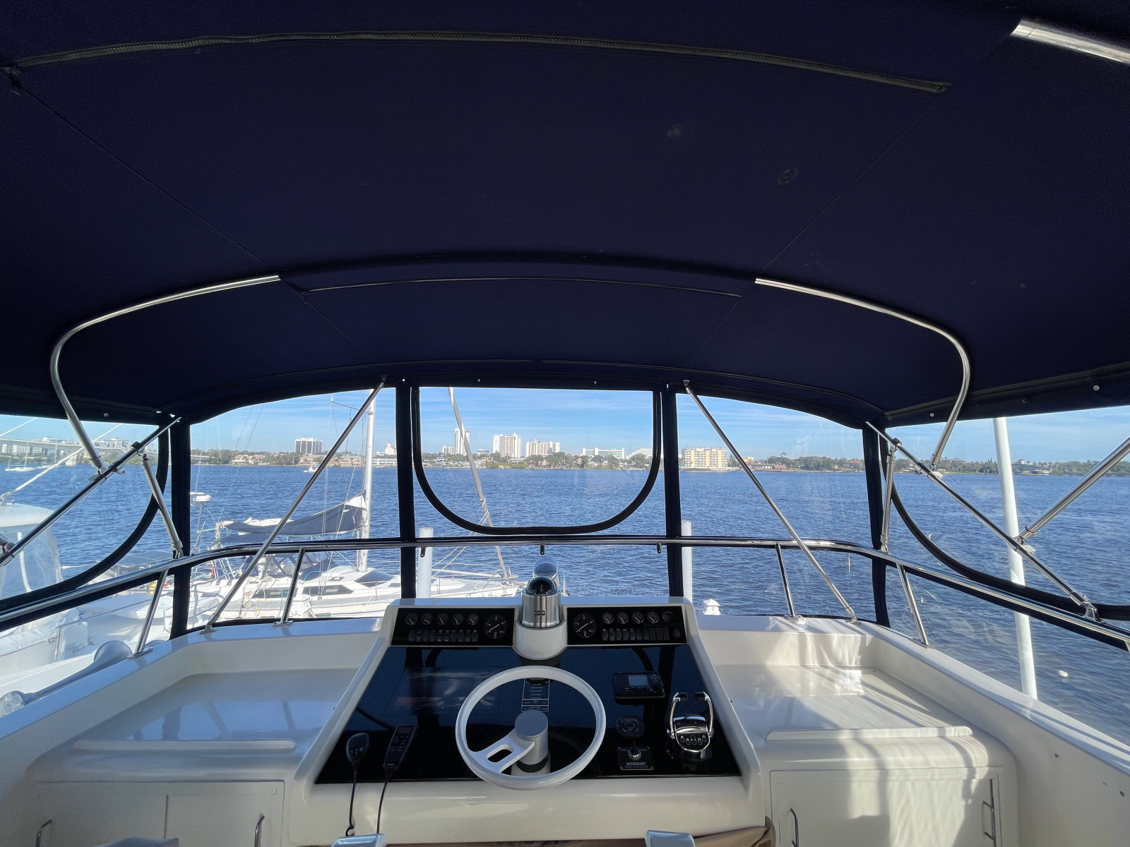 1990 Viking 63 Motor Yacht