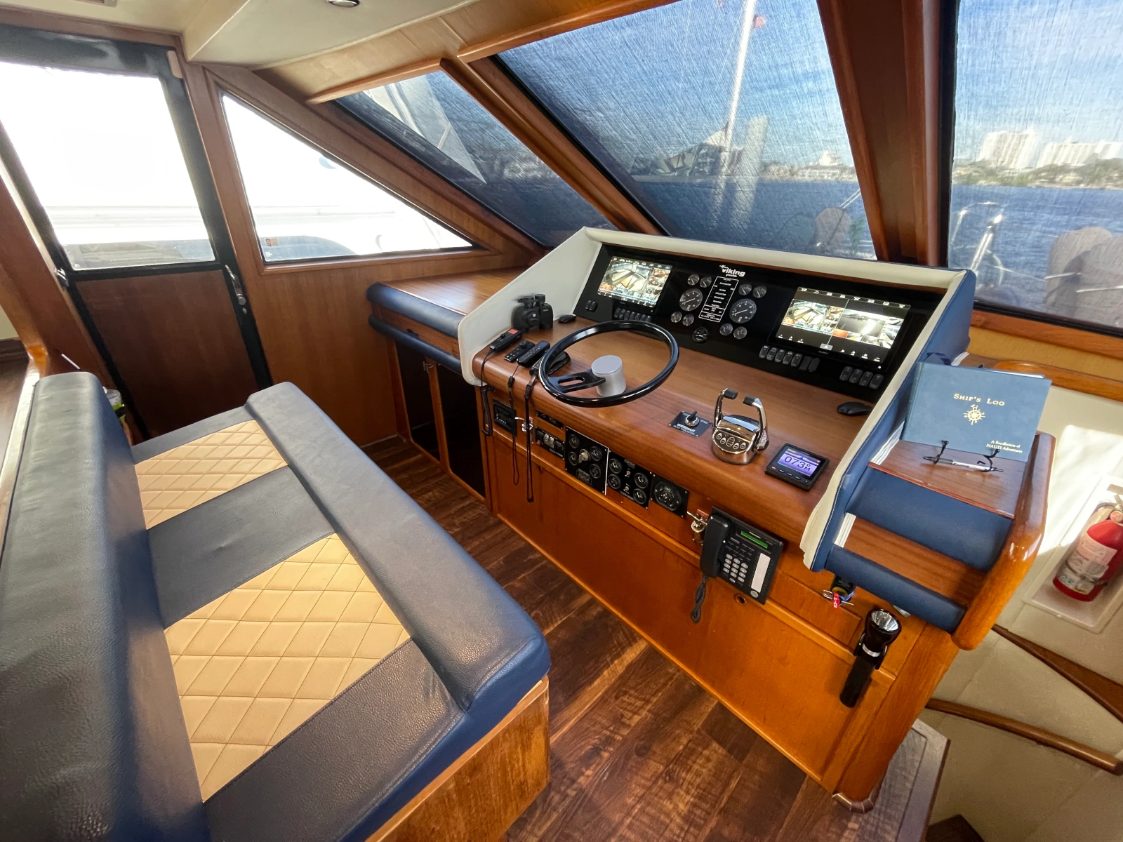 1990 Viking 63 Motor Yacht