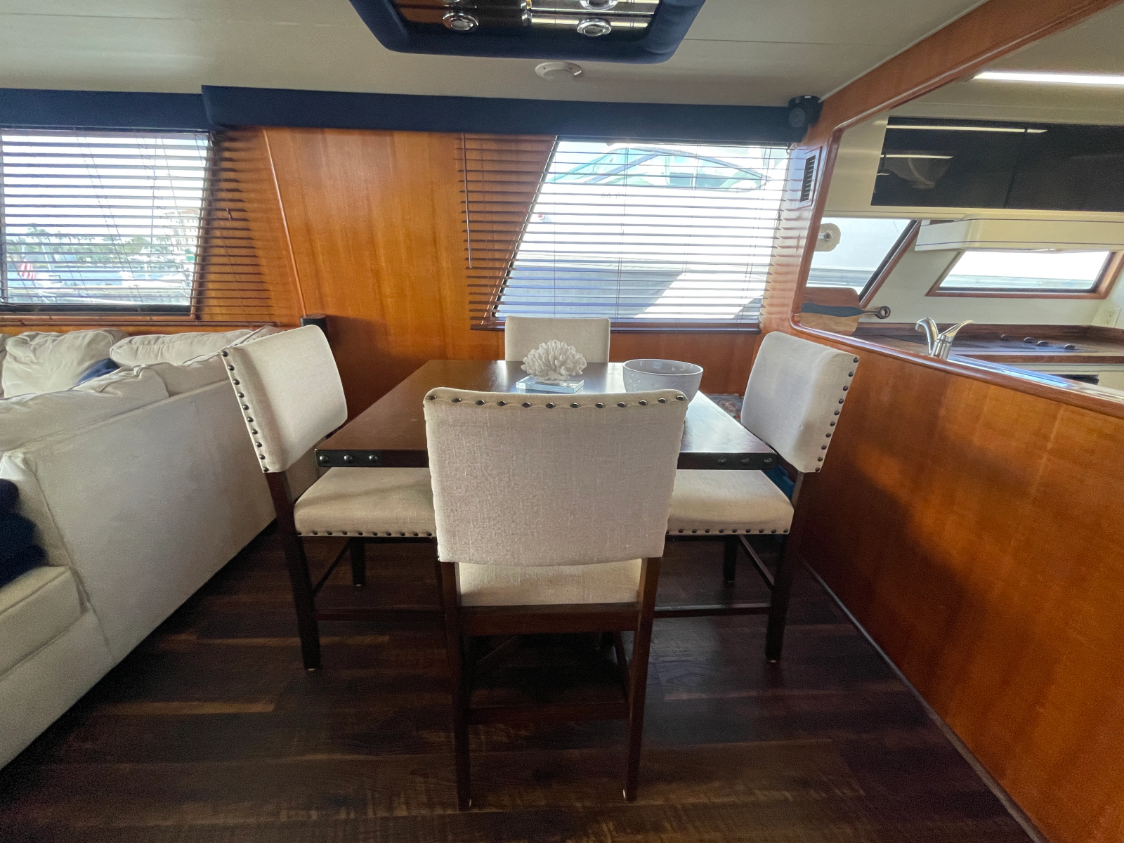 1990 Viking 63 Motor Yacht