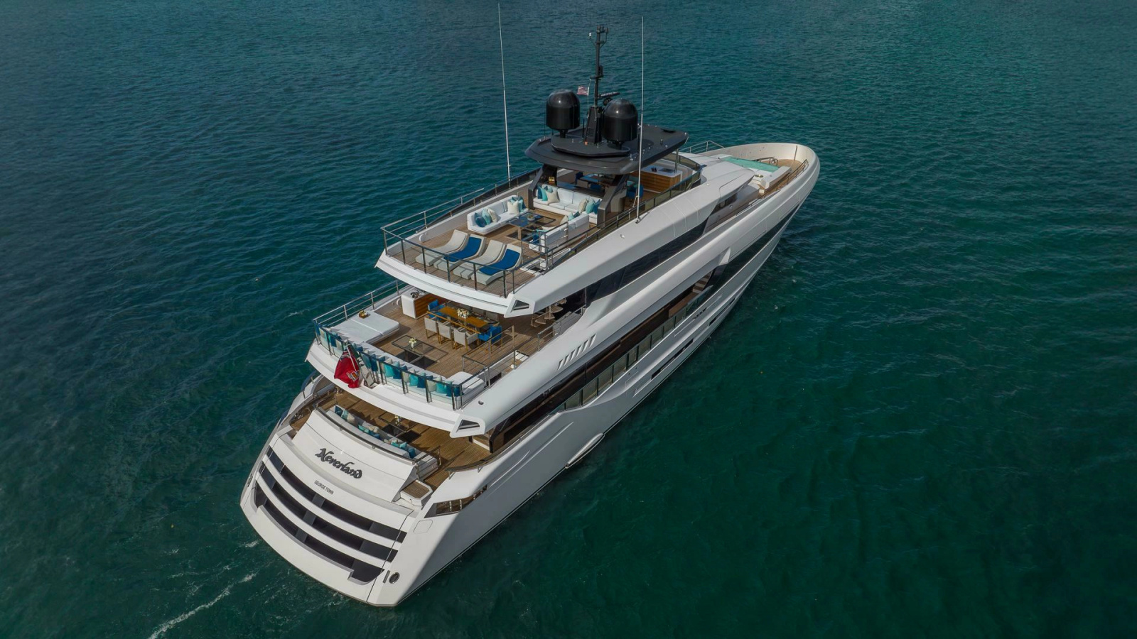 138' 2017 Mangusta Oceano 42