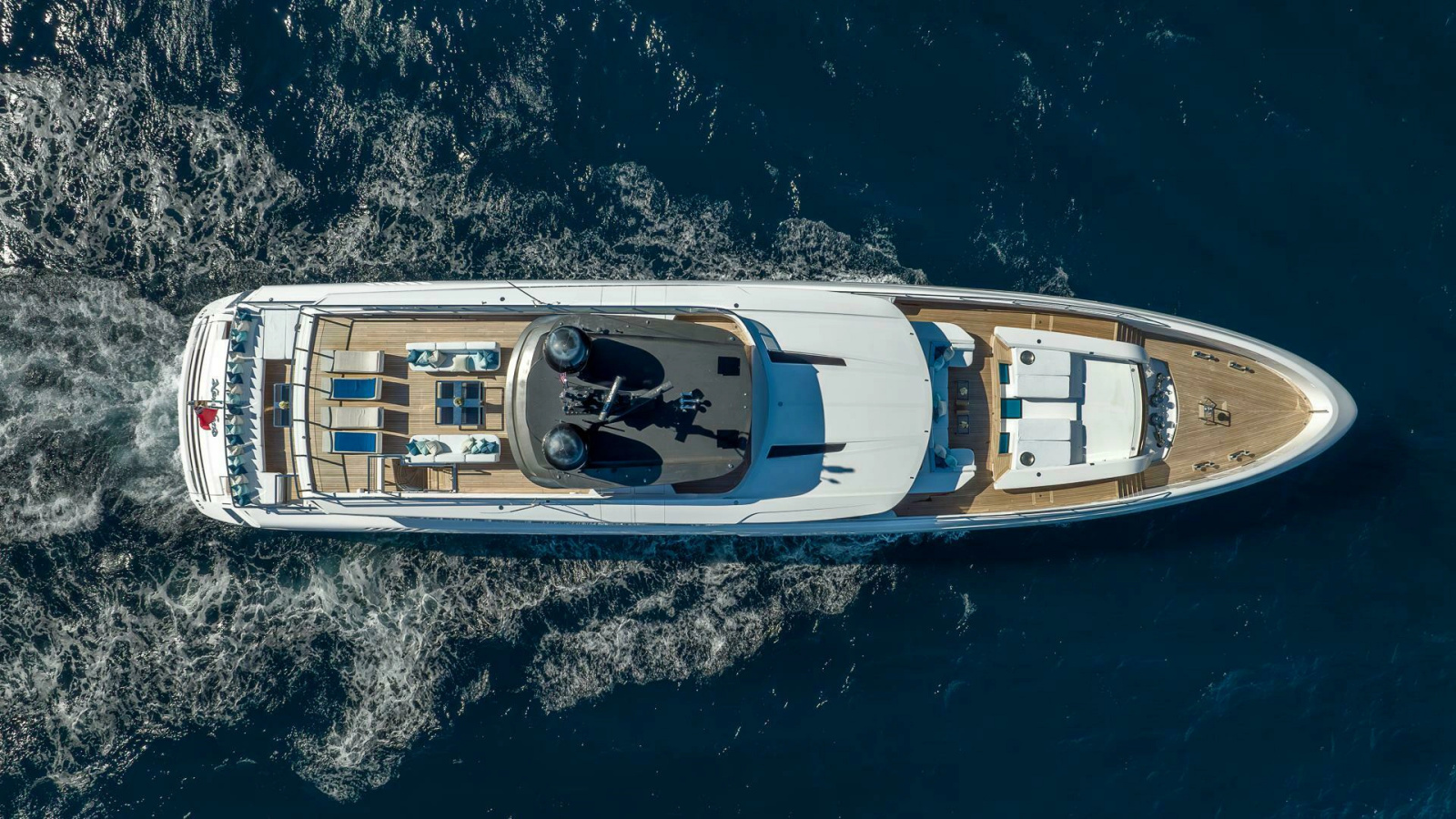 138' 2017 Mangusta Oceano 42