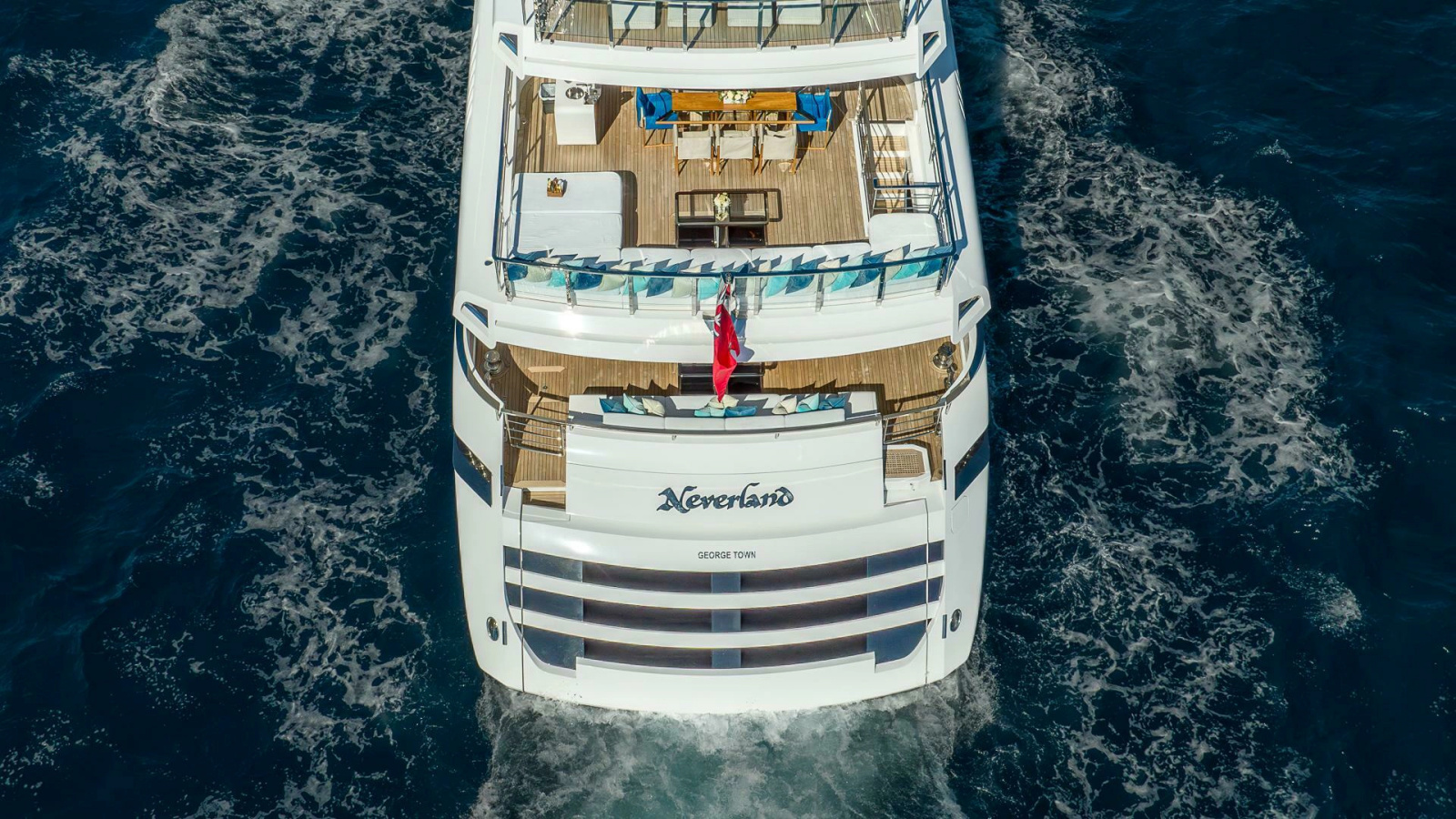 138' 2017 Mangusta Oceano 42