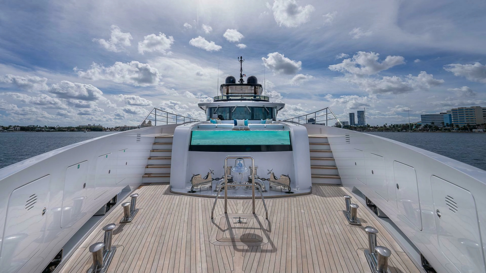 2017 Mangusta Oceano 42