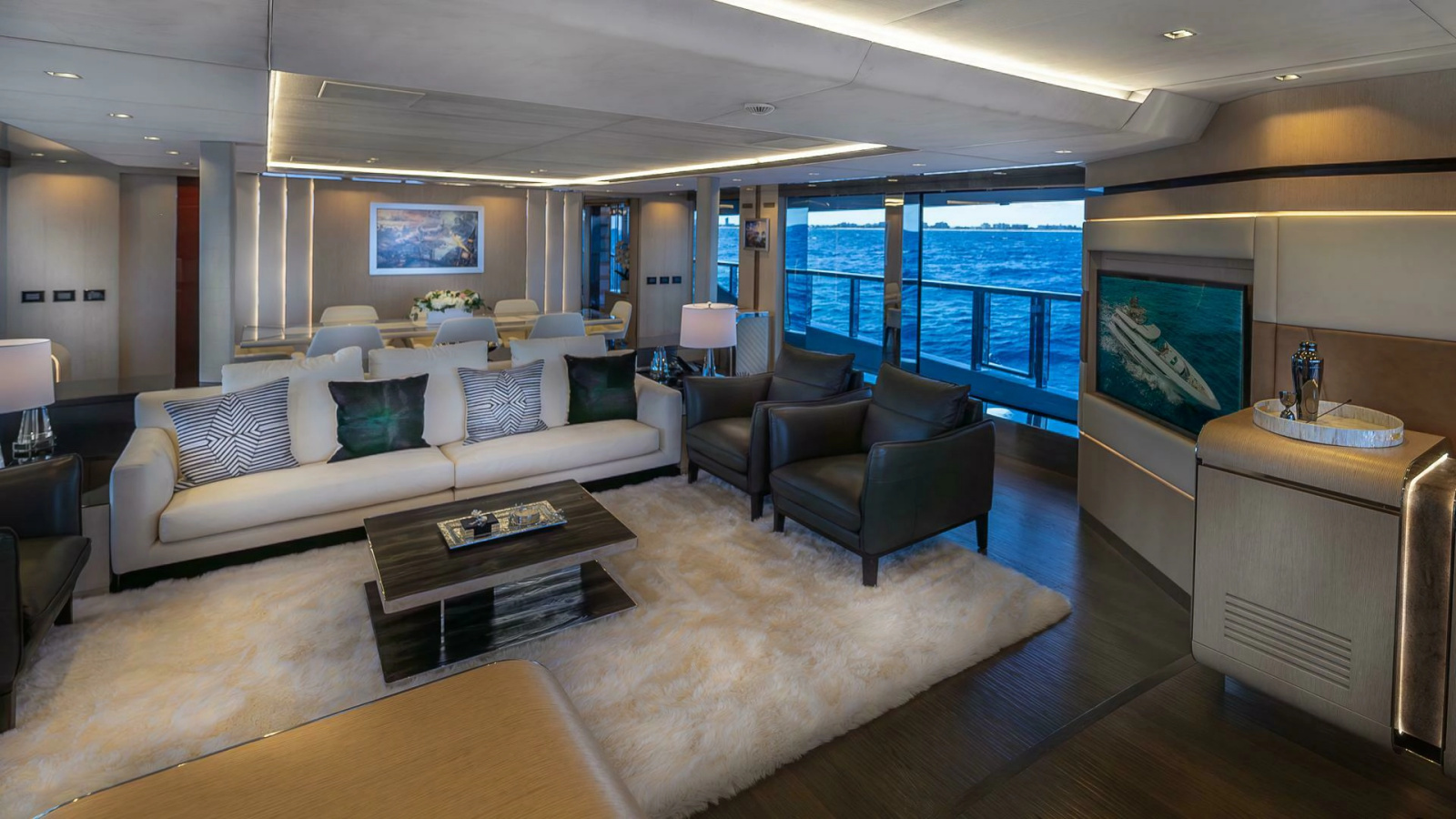138' 2017 Mangusta Oceano 42