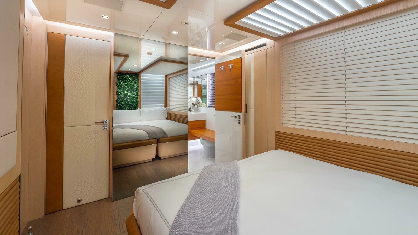 2017 Mangusta Oceano 42