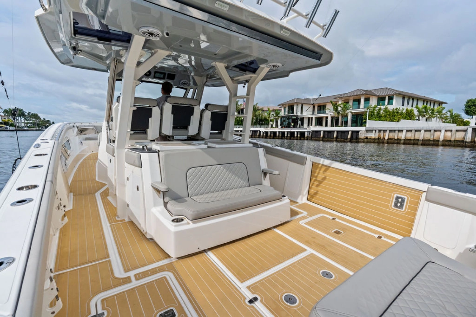 2022 Pursuit S 428 Sport