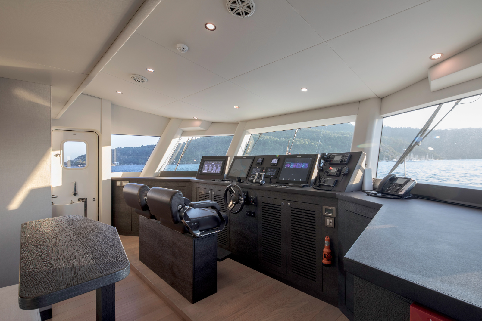2027 Numarine 32XP