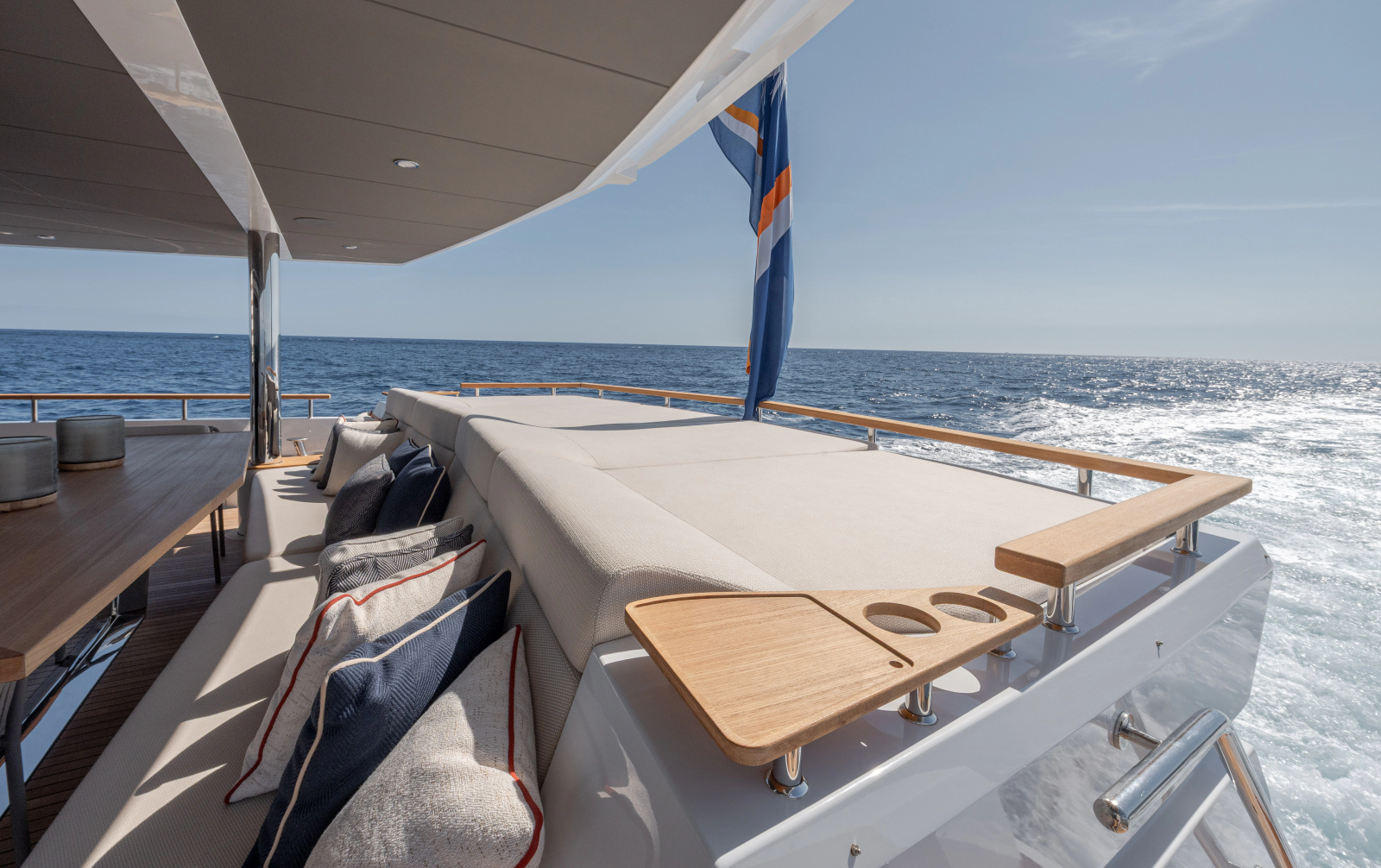 2027 Numarine 37XP