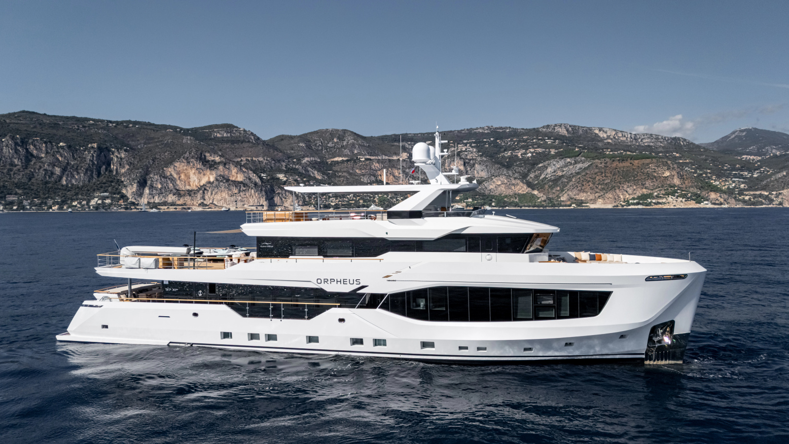 121' 2027 Numarine 37XP