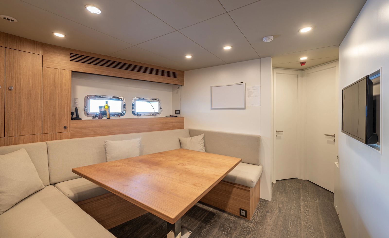 2027 Numarine 37XP