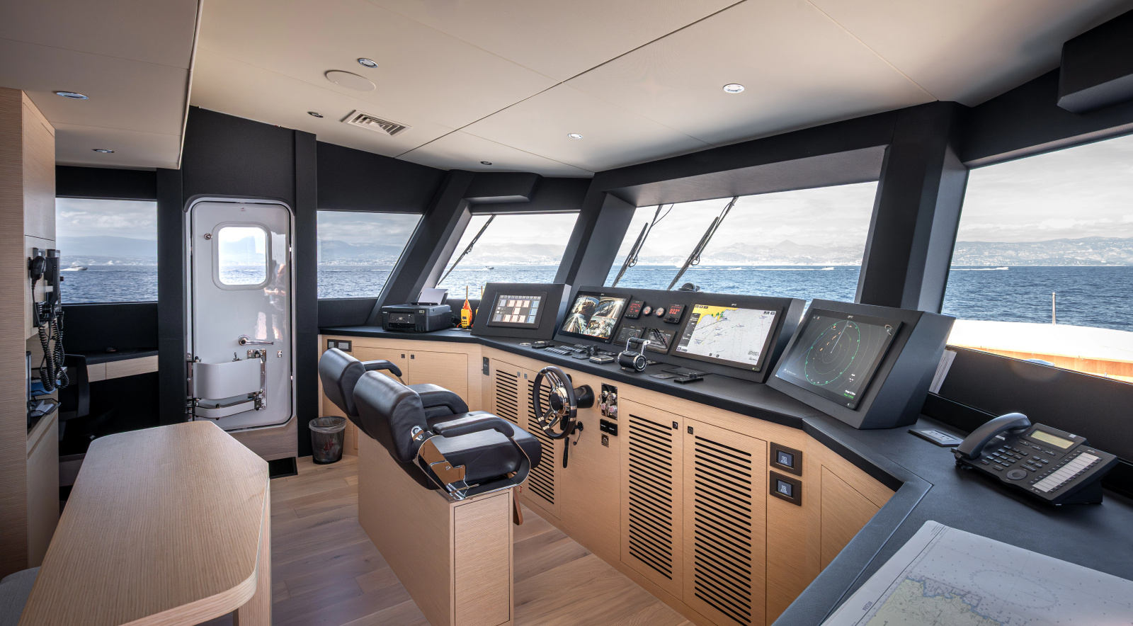2027 Numarine 37XP