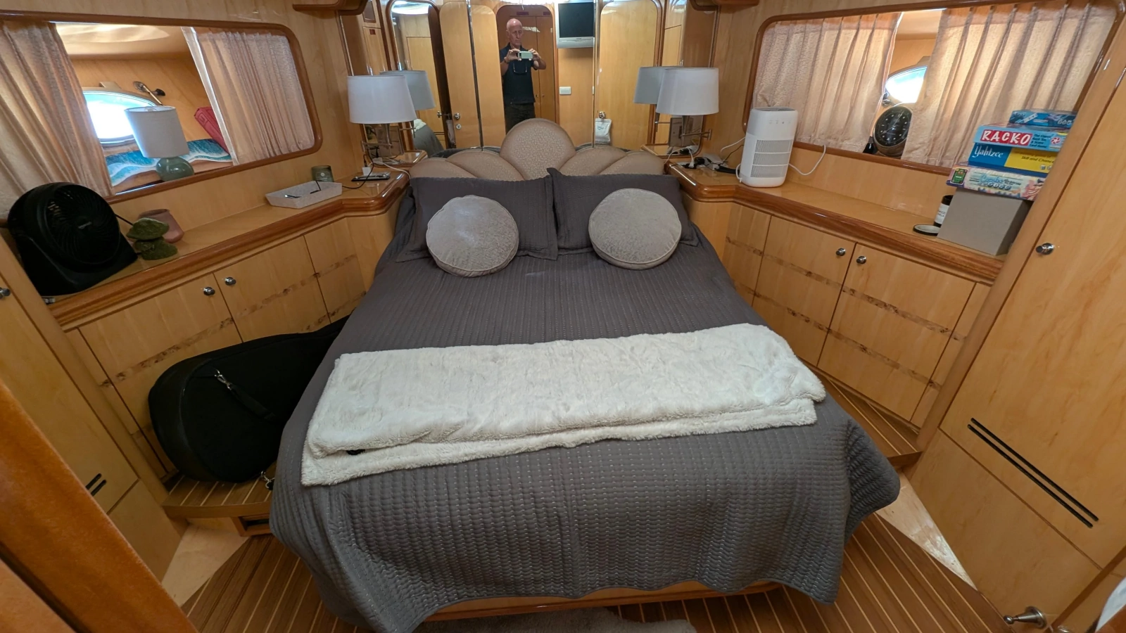 2004 Johnson Motor Yacht