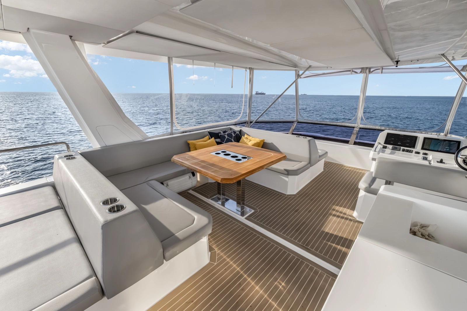 2021 Leopard 53 Powercat