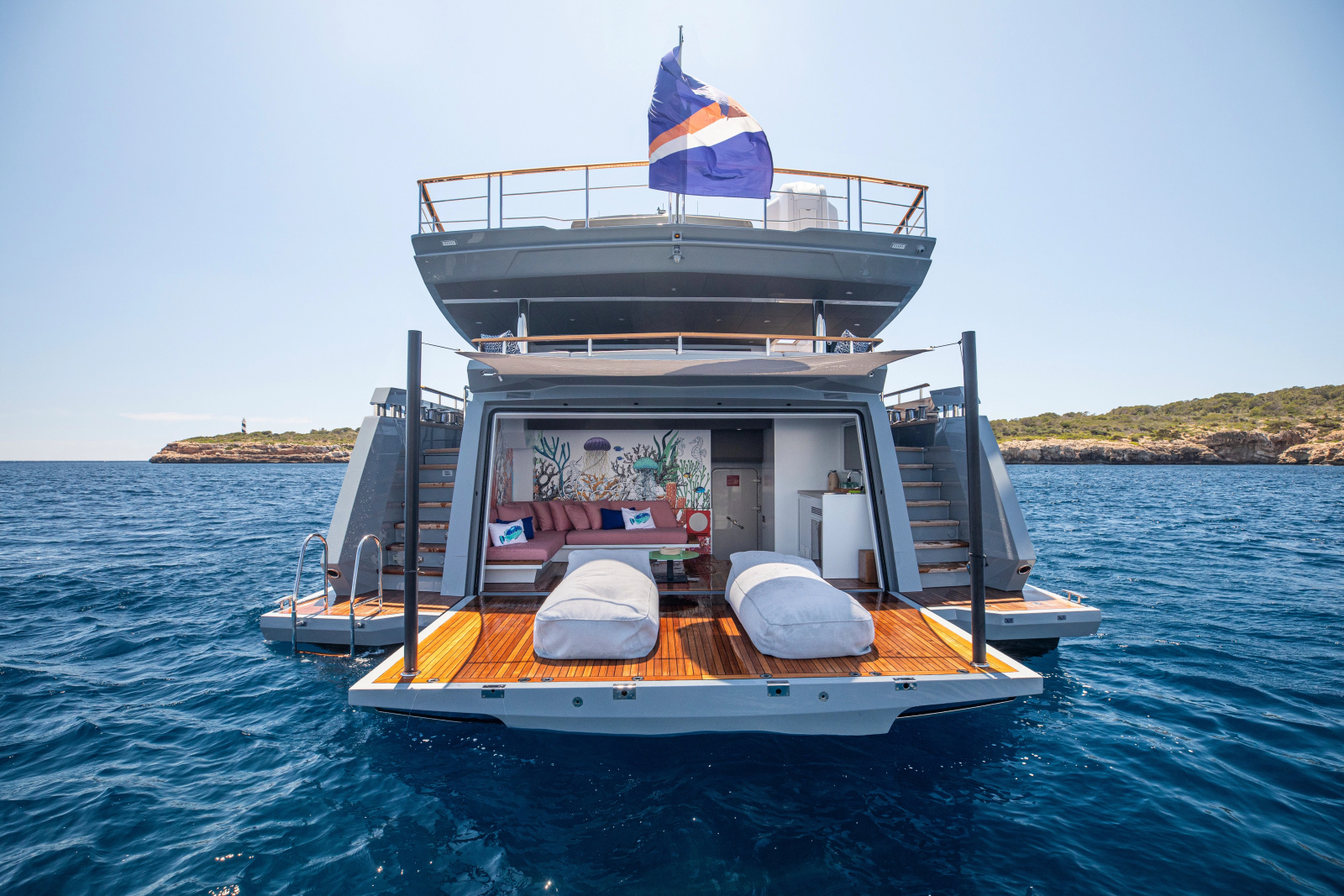 121' 2023 Numarine 37XP