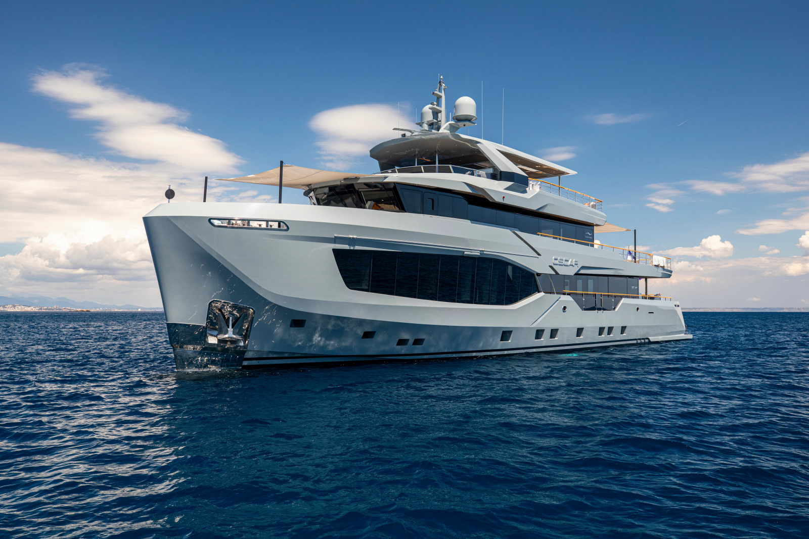 121' 2023 Numarine 37XP