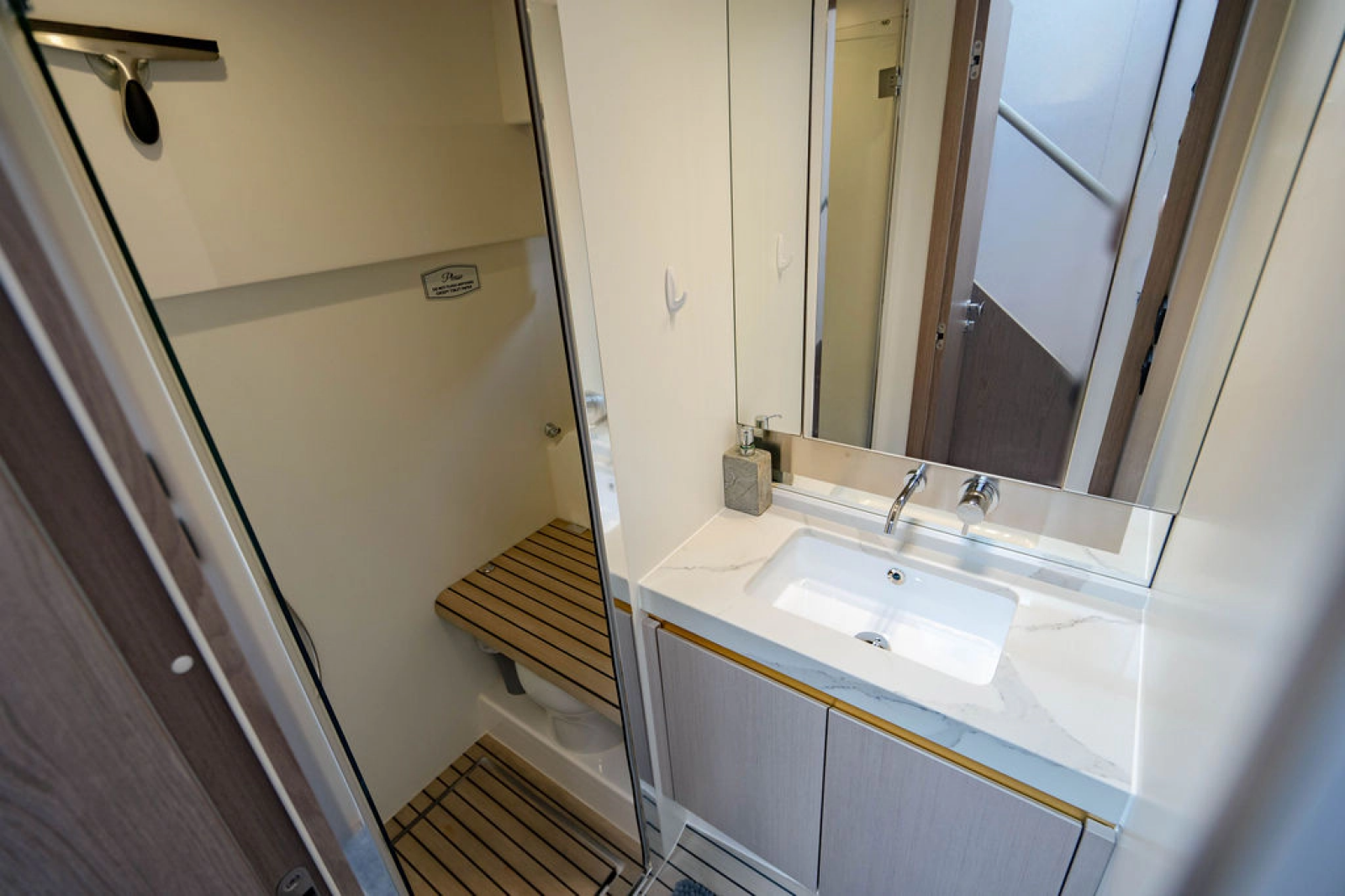 2019 Azimut Fly 60 — PERMANENT WAVES