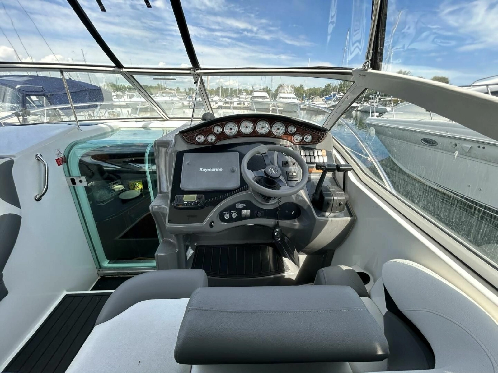 2007 Doral 310 Intrigue 31