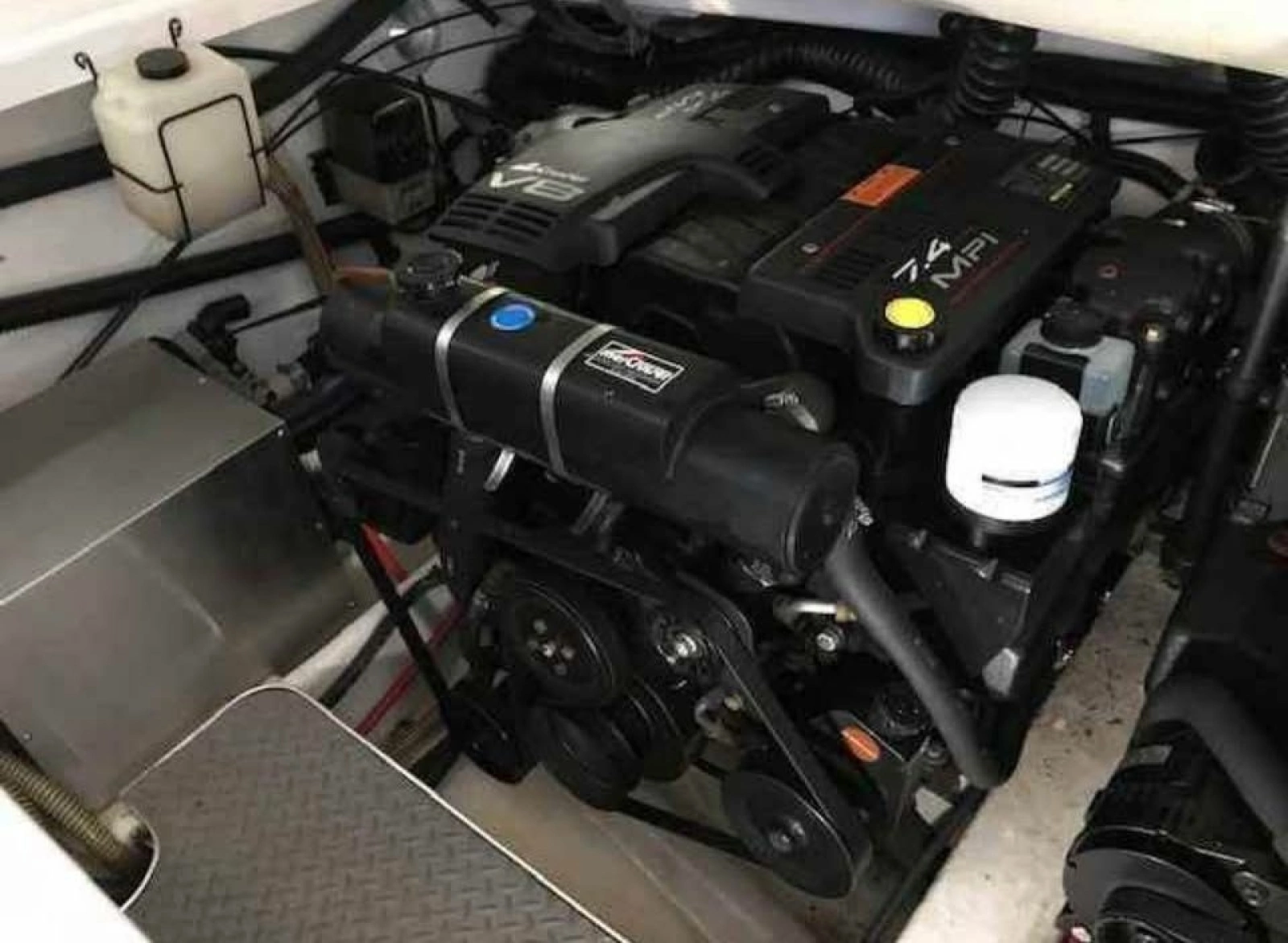 1999 Formula 330 Sun Sport 33
