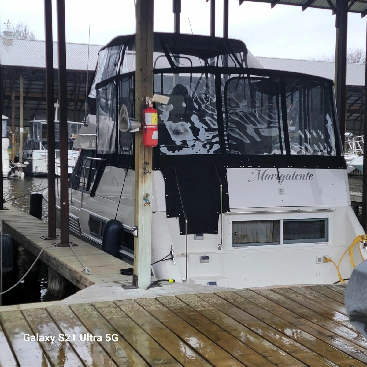 1995 Carver 325 Motor Yacht 32