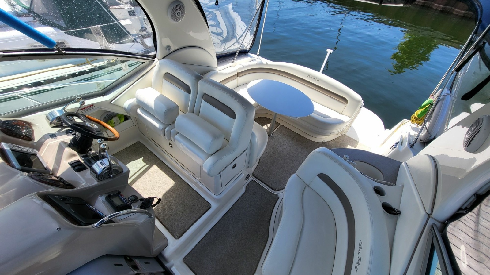 2003 Sea Ray 320 Sundancer 32
