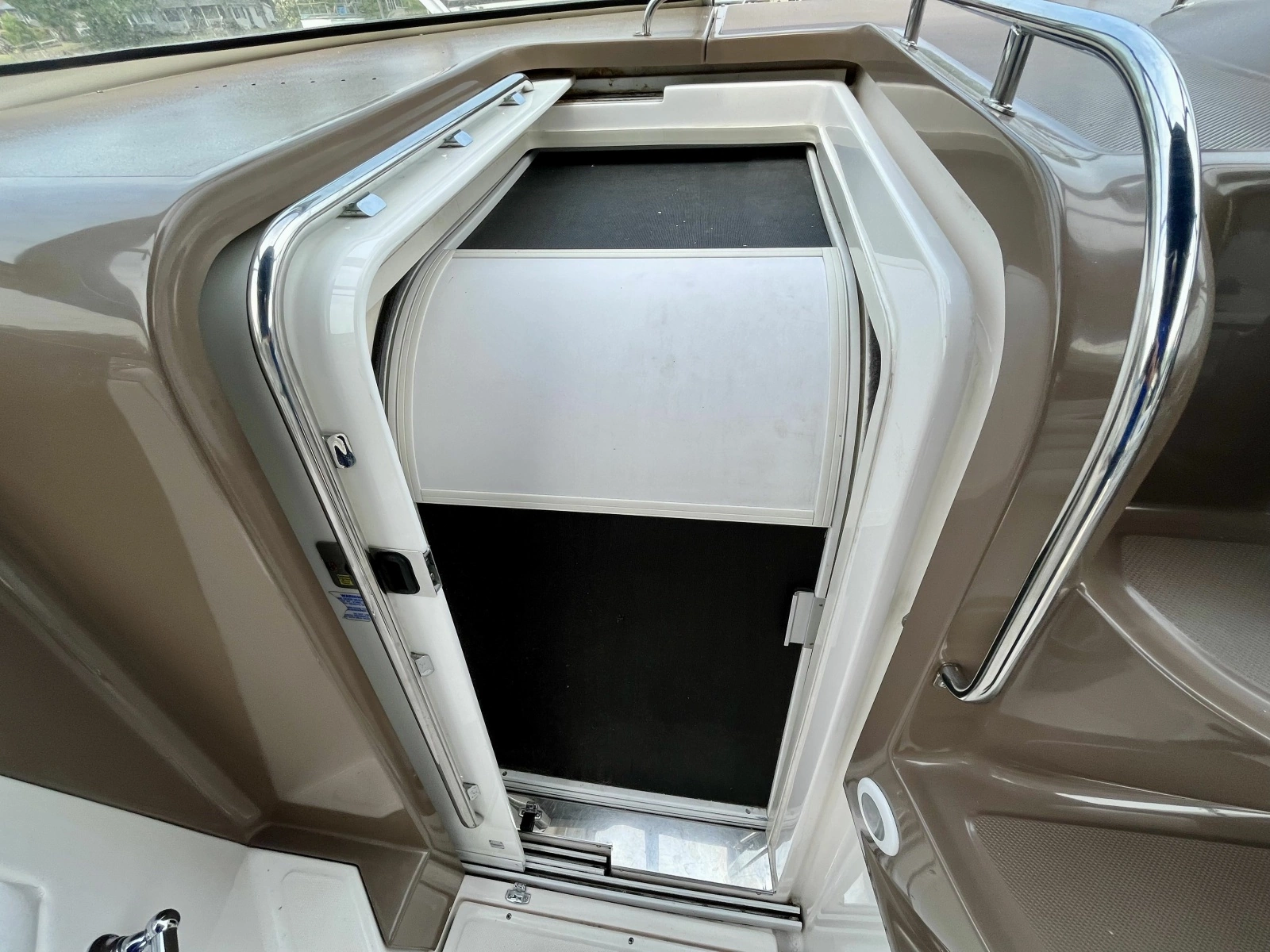 2005 Regal 3560 Commodore 35