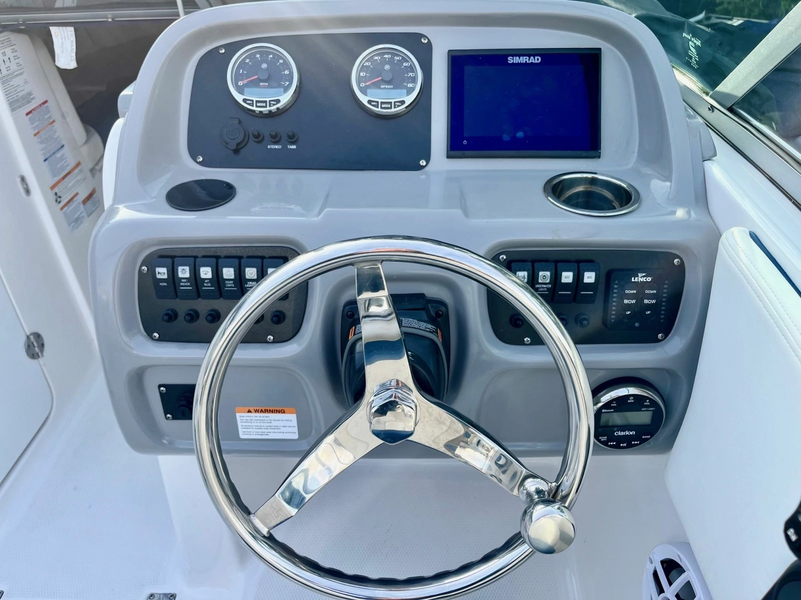 2023 Robalo R207 20