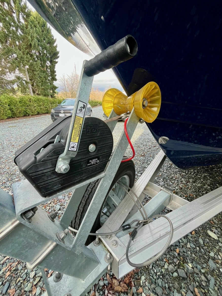 2023 Robalo R207 20