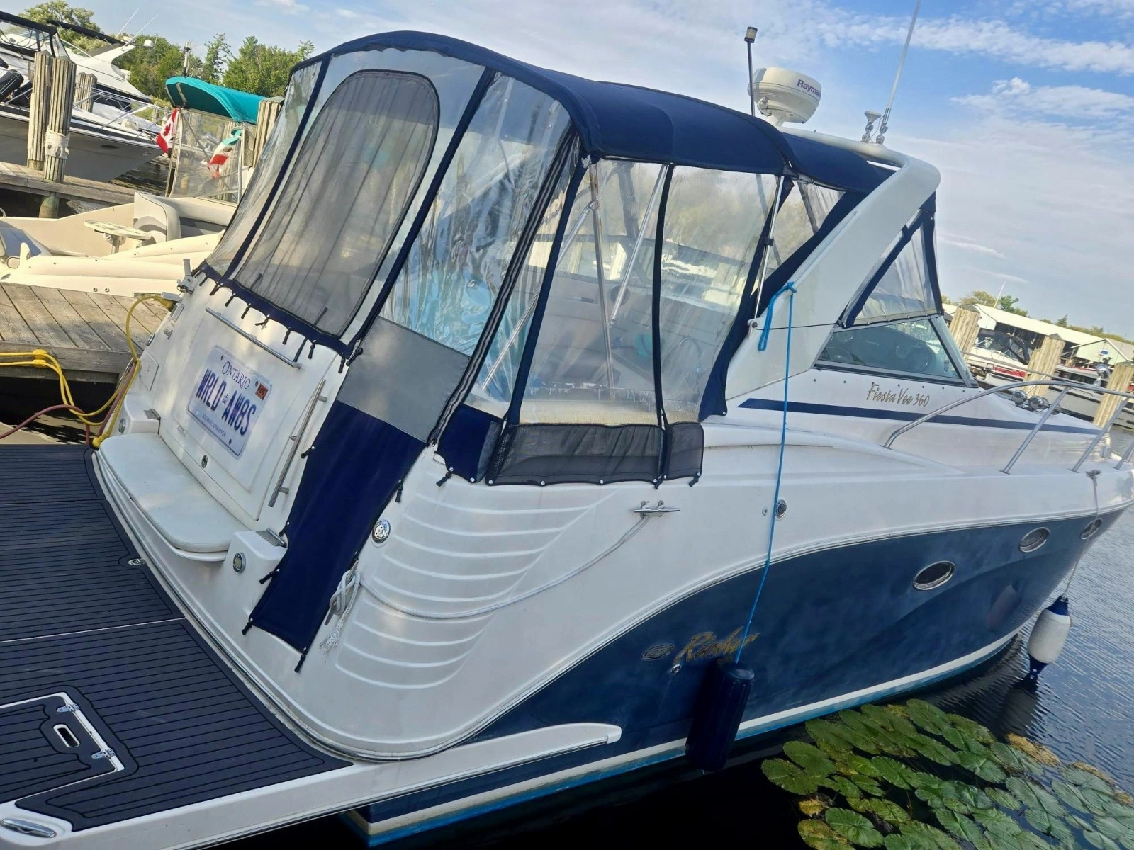 2005 Rinker Fiesta Vee 360 36