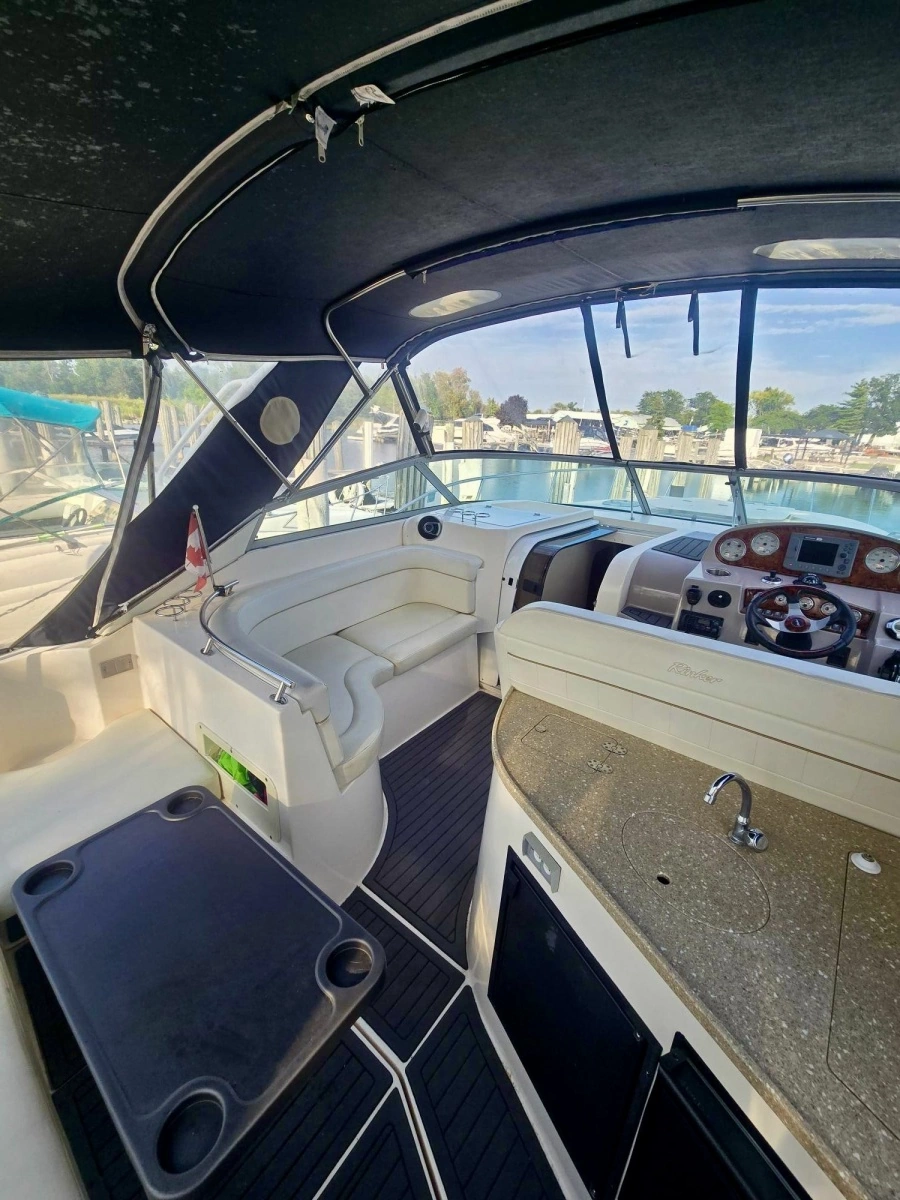 2005 Rinker Fiesta Vee 360 36