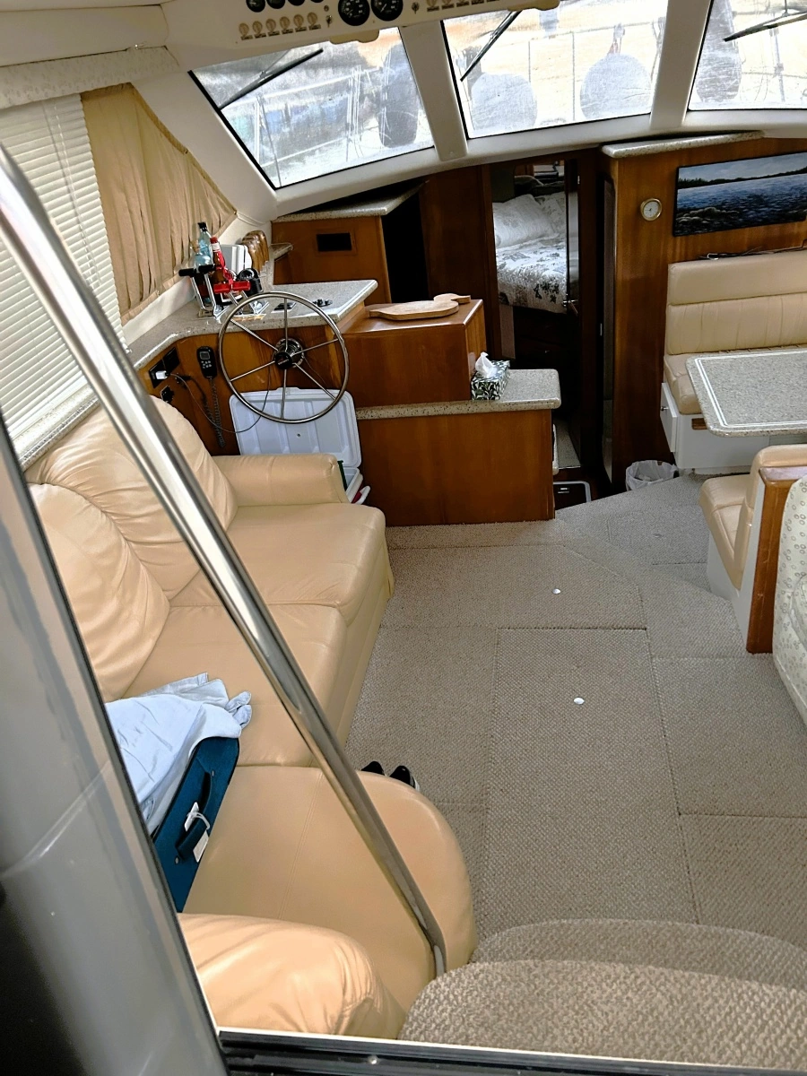 2001 CARVER 356 MY 35