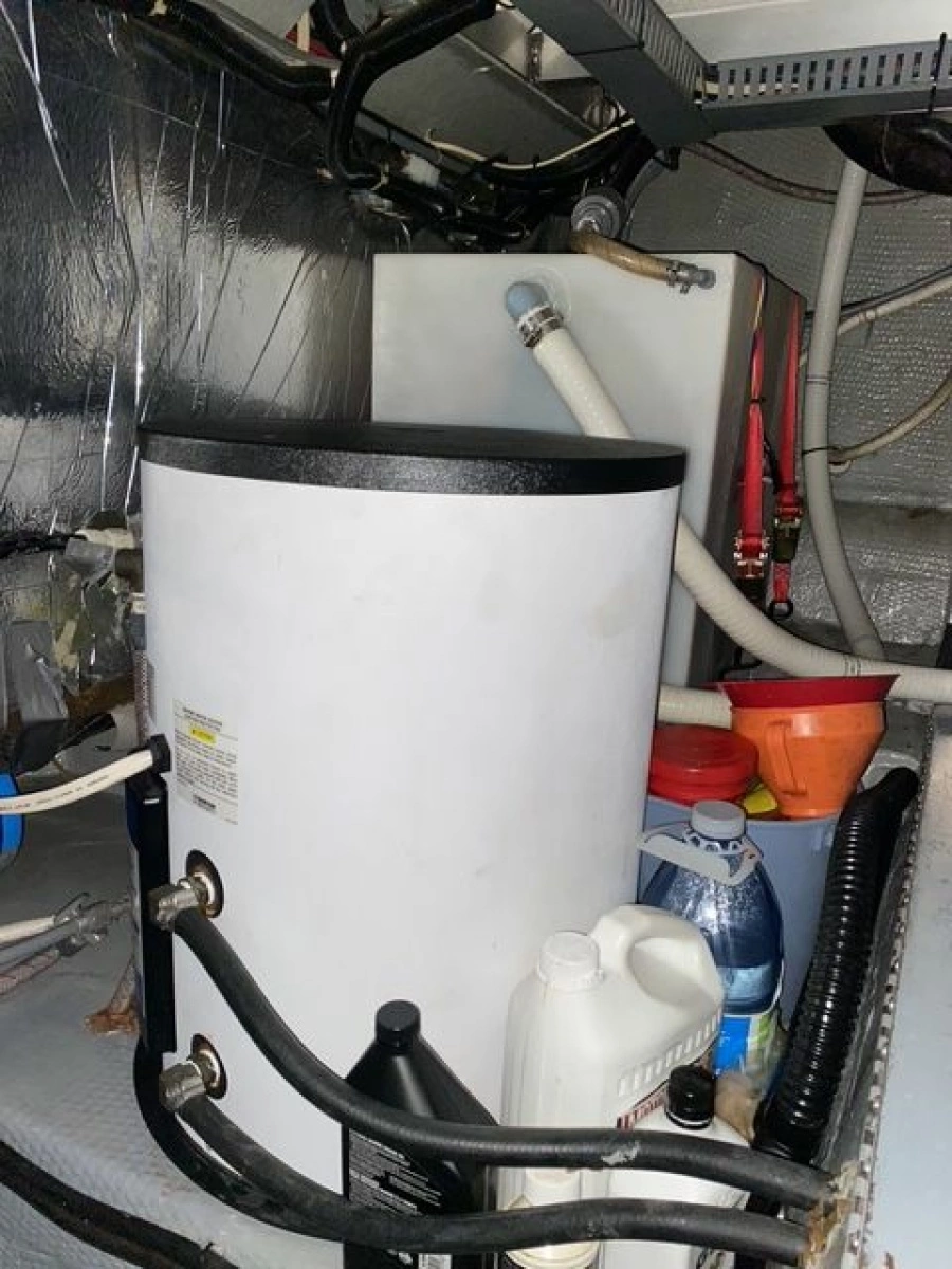 1987 Carver 4207 Aft Cabin 42