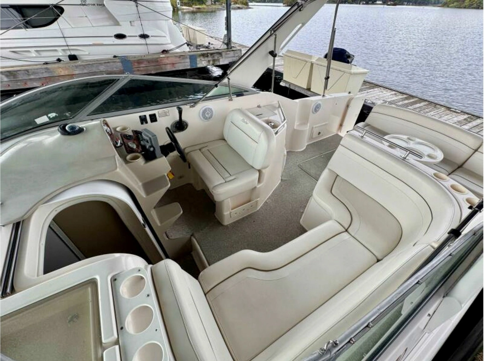 2003 Rinker Fiesta Vee 270 27